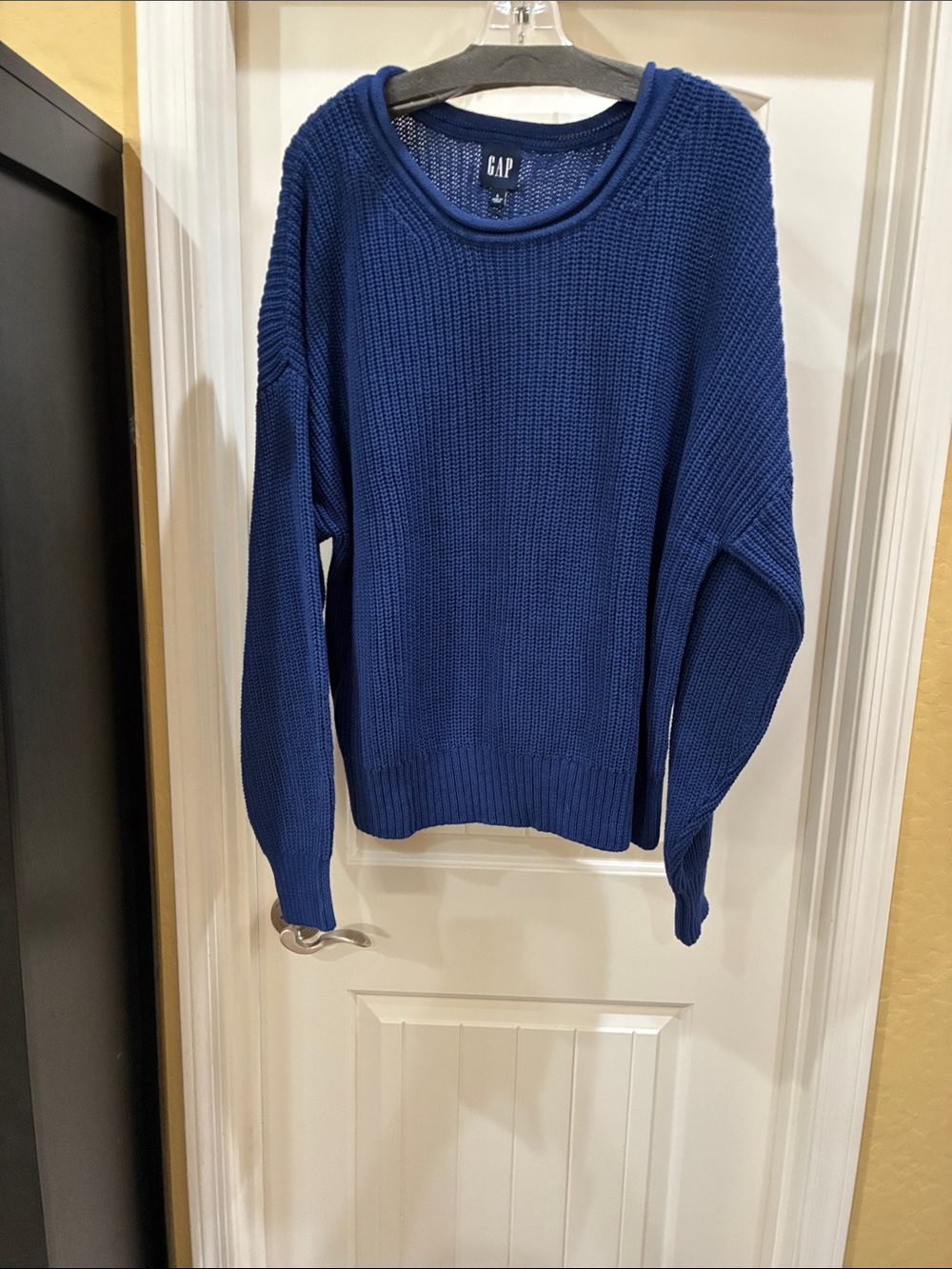 GAP Women's Royal Blue Textured Crewneck Sweater